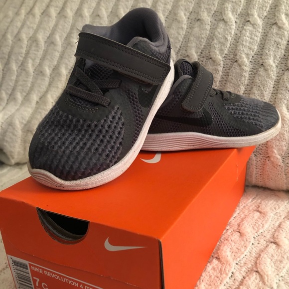 nike revolution 4 toddler black